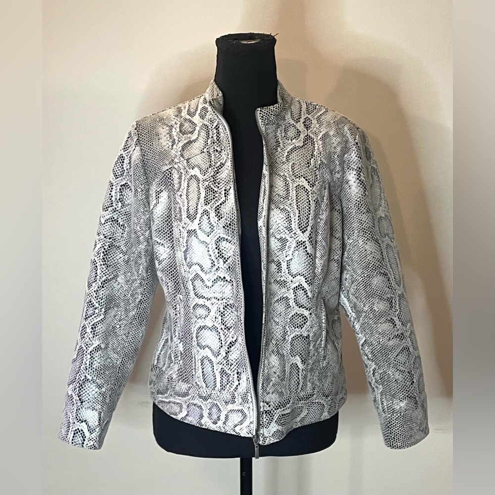 Ruby Rd- Snake Print White And Gray Jacket Size 12 - image 2